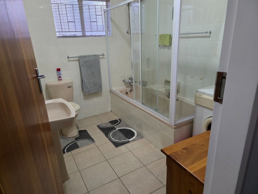 4 Bedroom Property for Sale in Heuwelsig Free State